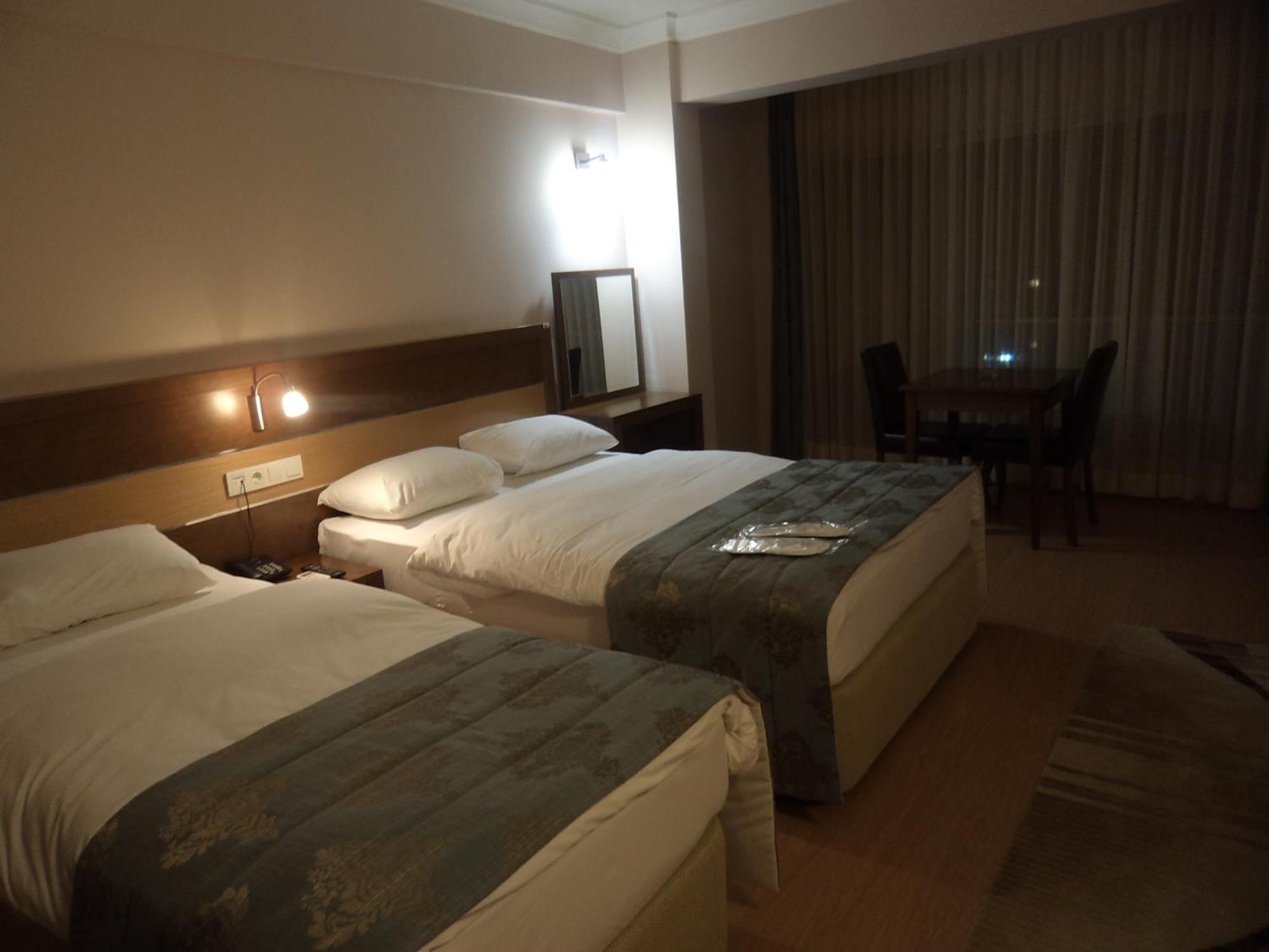 Perla Hotel Дикили Экстерьер фото
