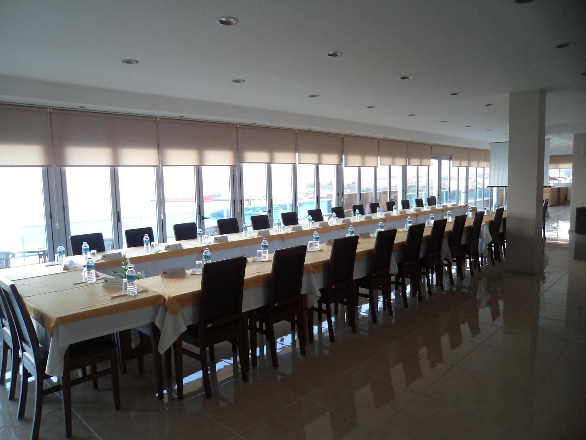 Perla Hotel Дикили Экстерьер фото