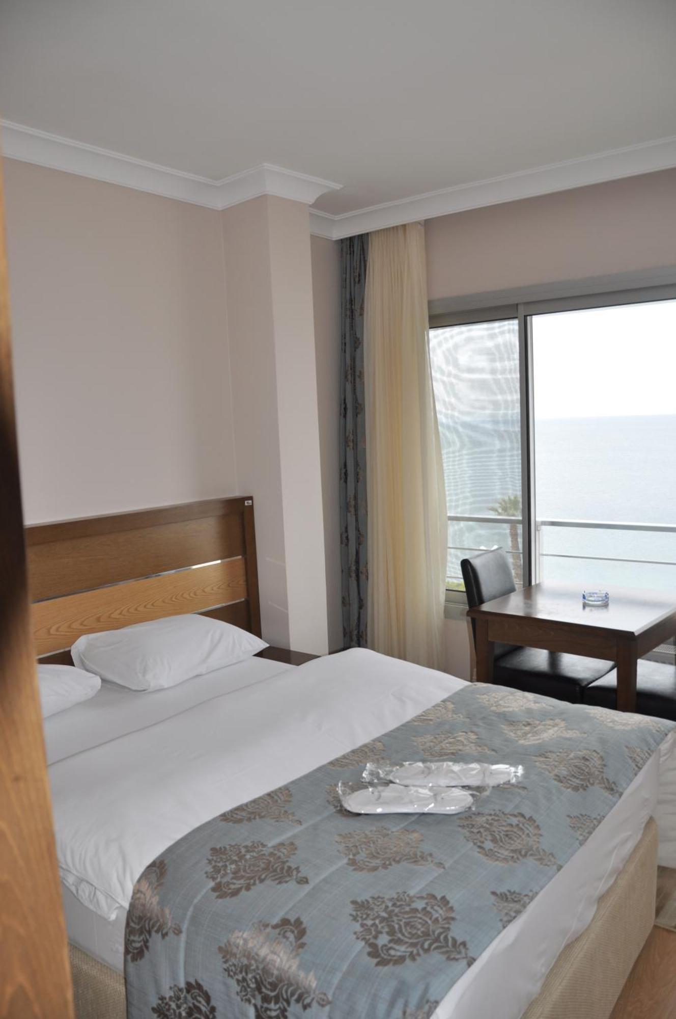 Perla Hotel Дикили Экстерьер фото