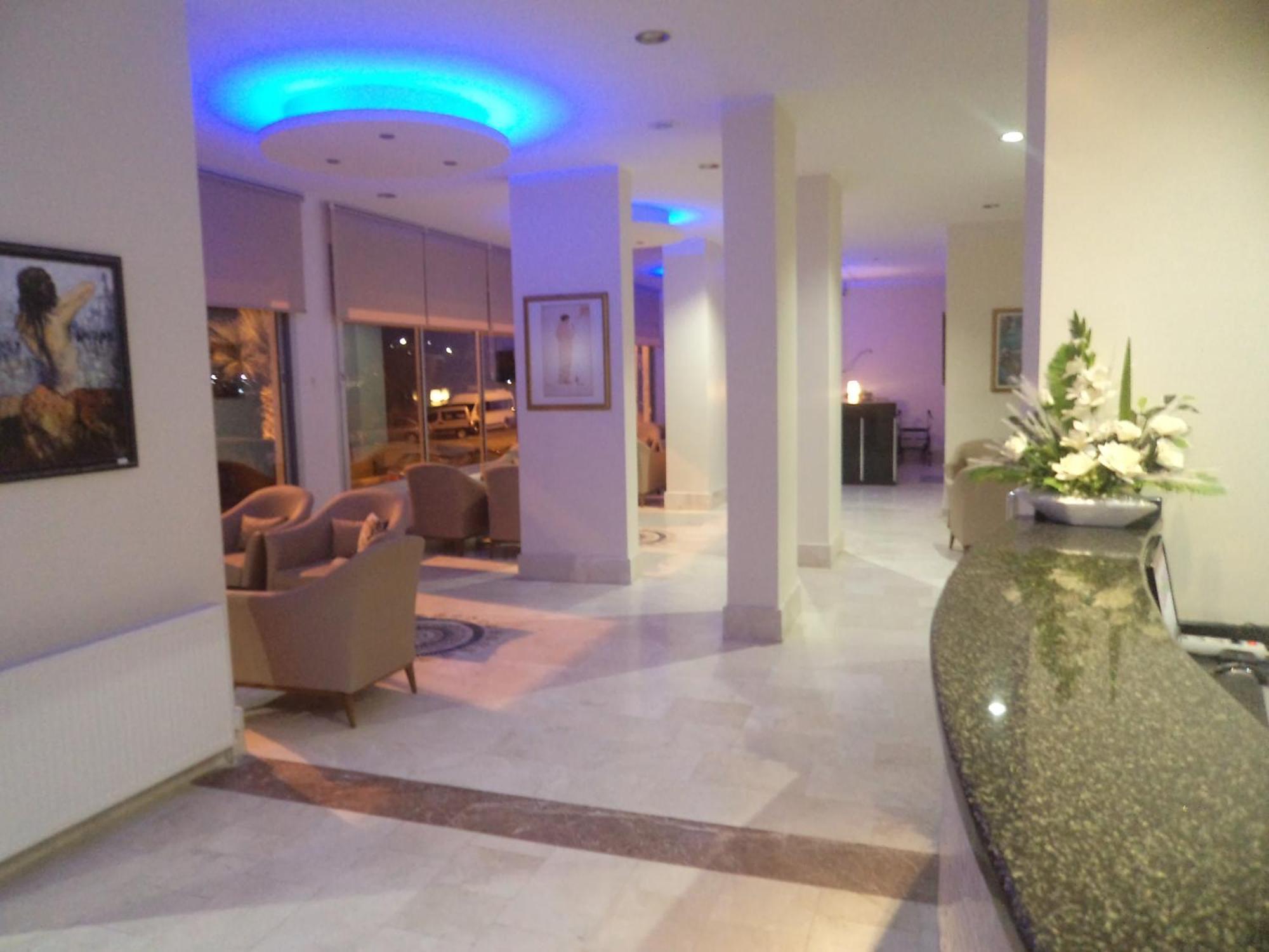 Perla Hotel Дикили Экстерьер фото