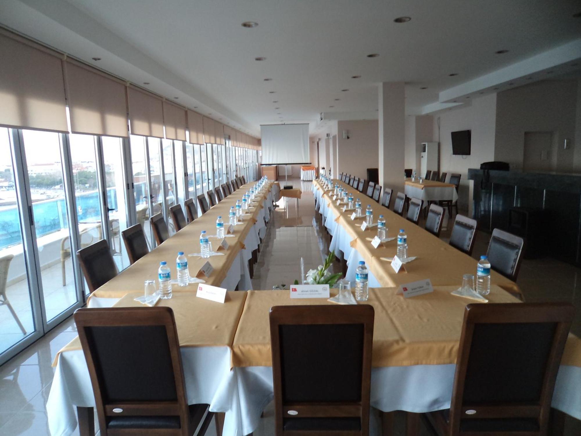 Perla Hotel Дикили Экстерьер фото