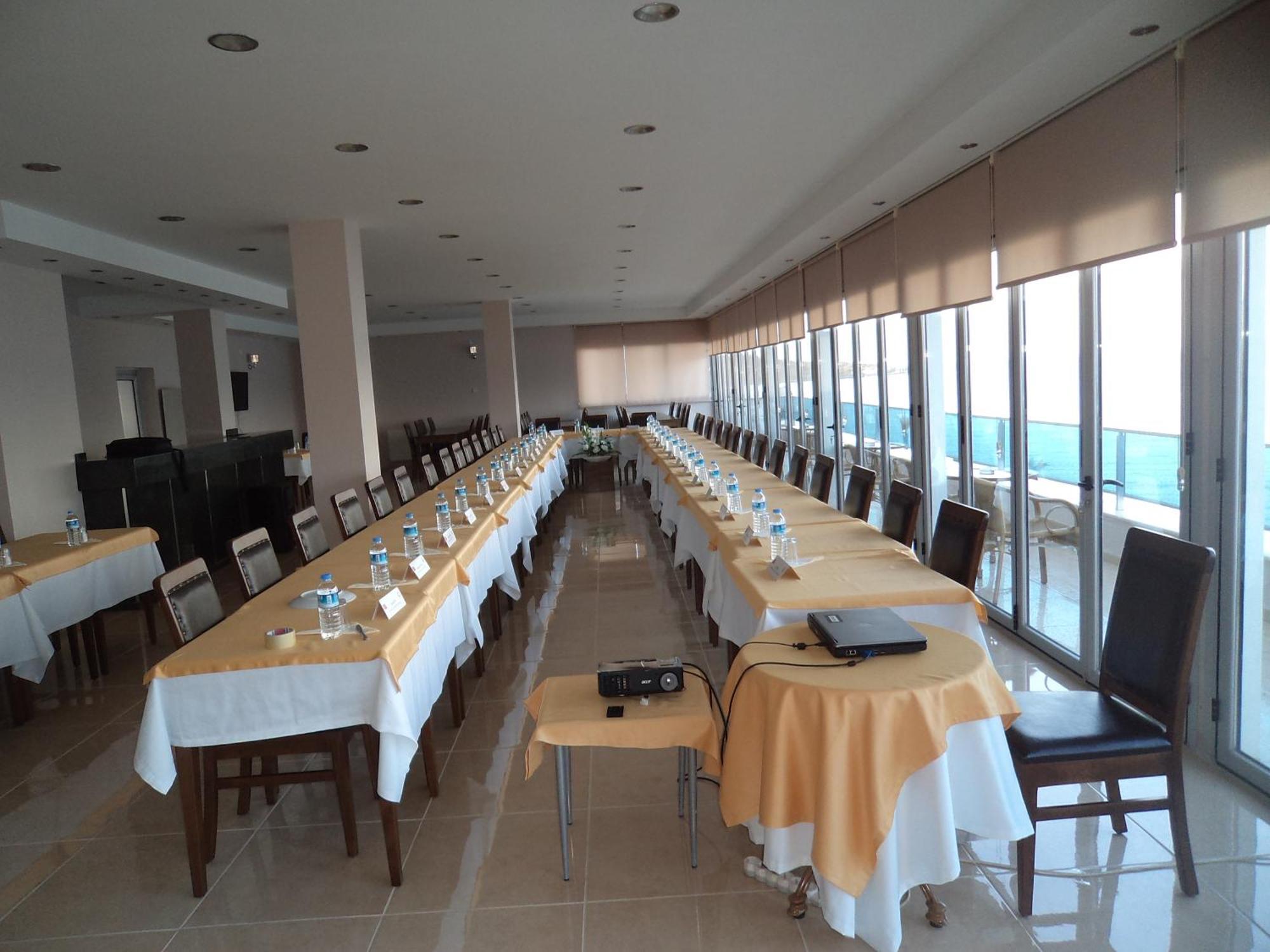 Perla Hotel Дикили Экстерьер фото