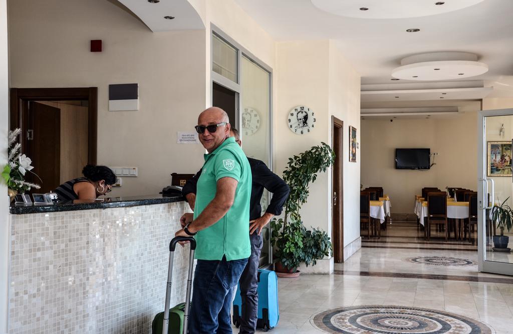 Perla Hotel Дикили Экстерьер фото