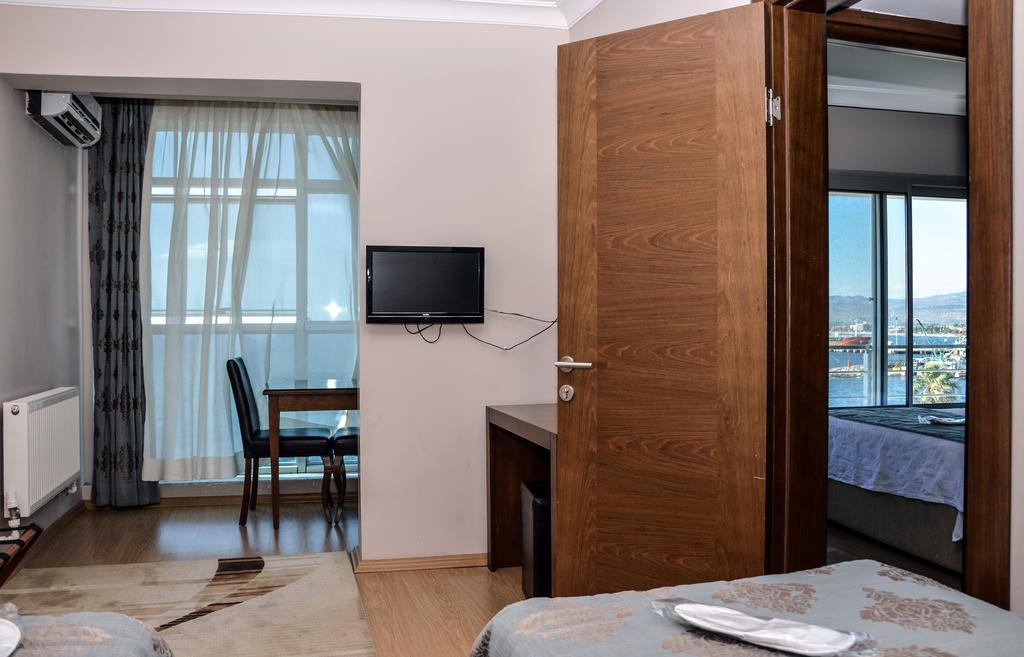 Perla Hotel Дикили Экстерьер фото