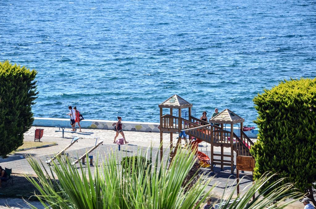 Perla Hotel Дикили Экстерьер фото